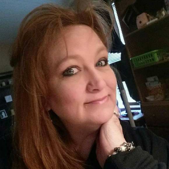 Meet your Posher, Sarah - Picture 1 of 1